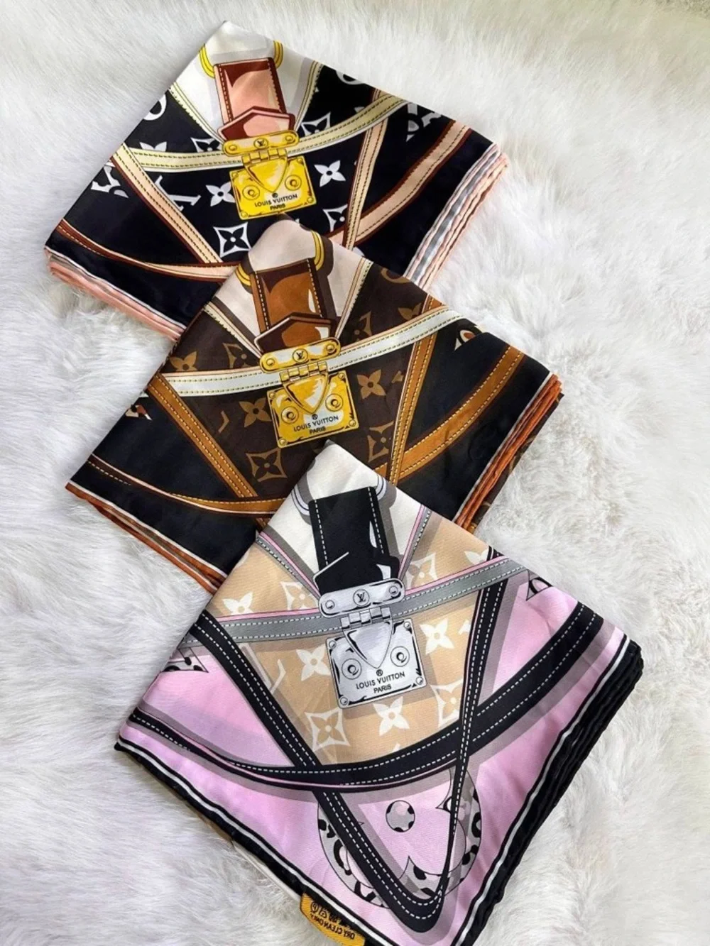 Louis Vuitton Wild At Heart Silk Scarf w/Tags 35x35 ‼️LAST ONE LEFT hijab